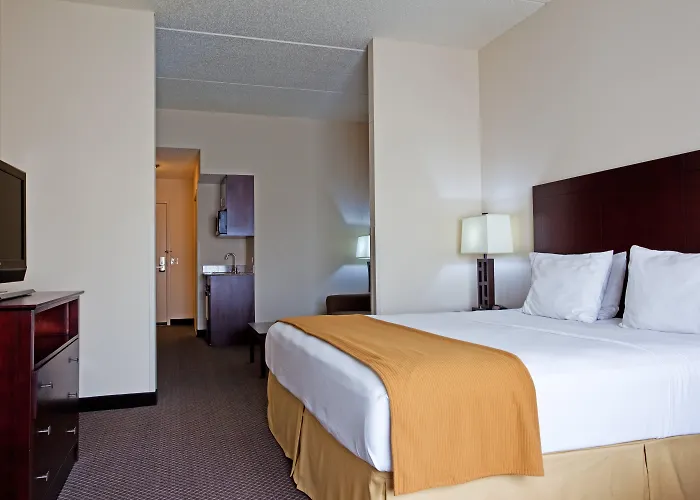 Express & Chicago West-o'hare Arpt Area By Ihg