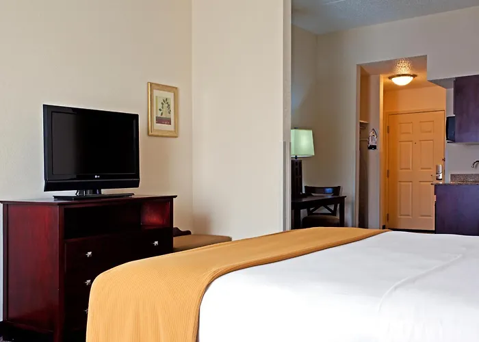 Express & Chicago West-o'hare Arpt Area By Ihg Hotel