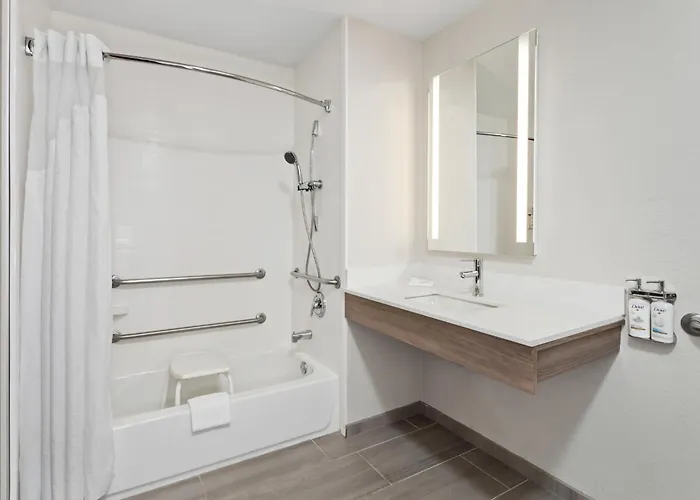 Express & Chicago West-o'hare Arpt Area By Ihg