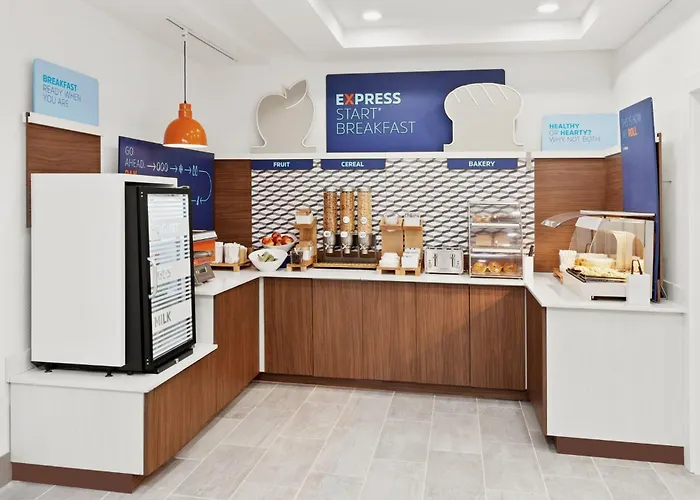 Express & Chicago West-o'hare Arpt Area By Ihg Hotel