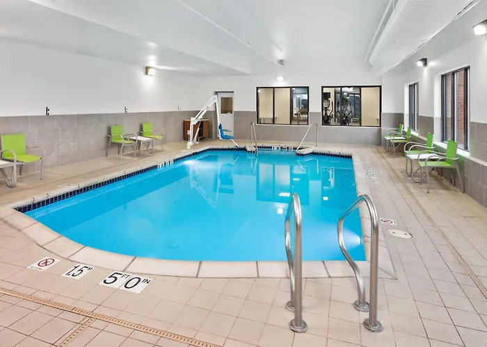 Hotel Express & Chicago West-o'hare Arpt Area By Ihg 2*