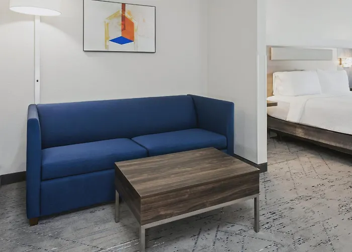 Express & Chicago West-o'hare Arpt Area By Ihg