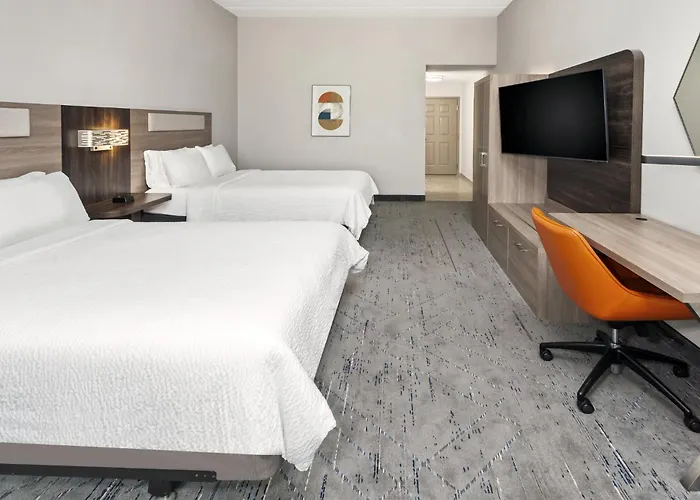 Express & Chicago West-o'hare Arpt Area By Ihg Hillside