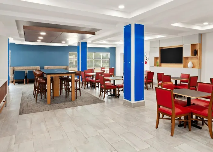 Express & Chicago West-o'hare Arpt Area By Ihg Hotel 2*