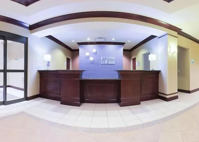 Express & Chicago West-o'hare Arpt Area By Ihg 2* Hillside