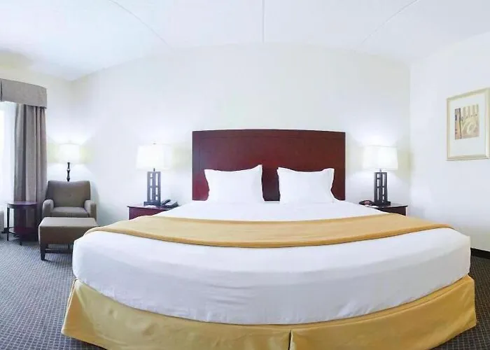 Express & Chicago West-o'hare Arpt Area By Ihg Hotel