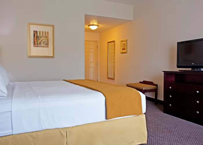 Express & Chicago West-o'hare Arpt Area By Ihg Hotel 2*