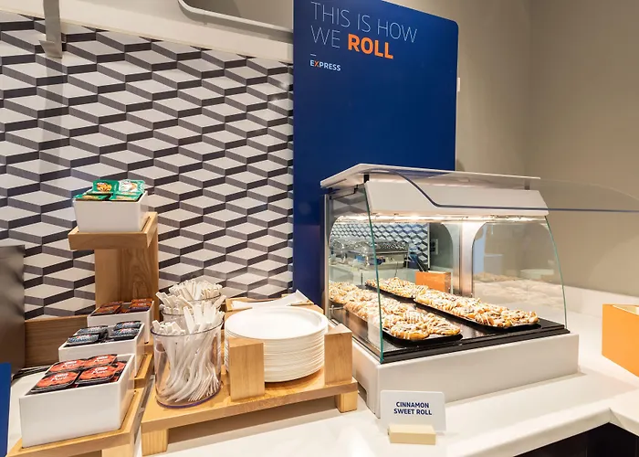 Express & Chicago West-o'hare Arpt Area By Ihg