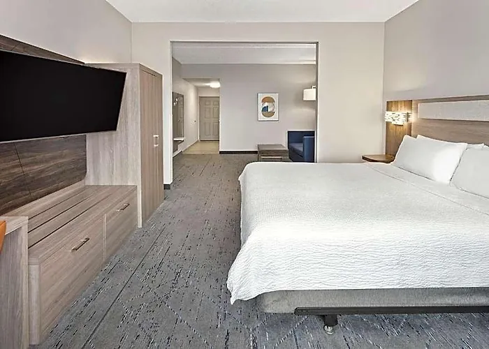 Express & Chicago West-o'hare Arpt Area By Ihg 2*