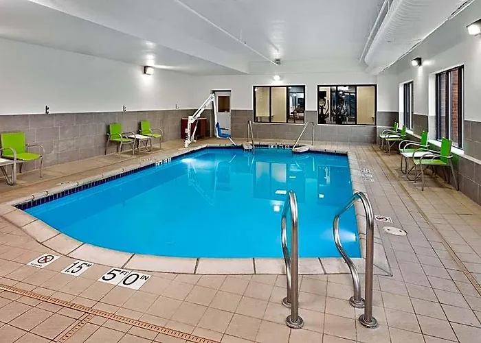 Express & Chicago West-o'hare Arpt Area By Ihg Hotel 2*
