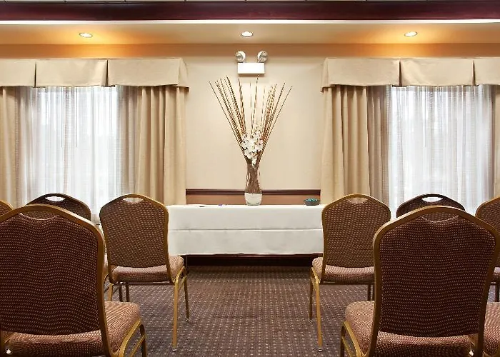 Express & Chicago West-o'hare Arpt Area By Ihg Hotel 2*